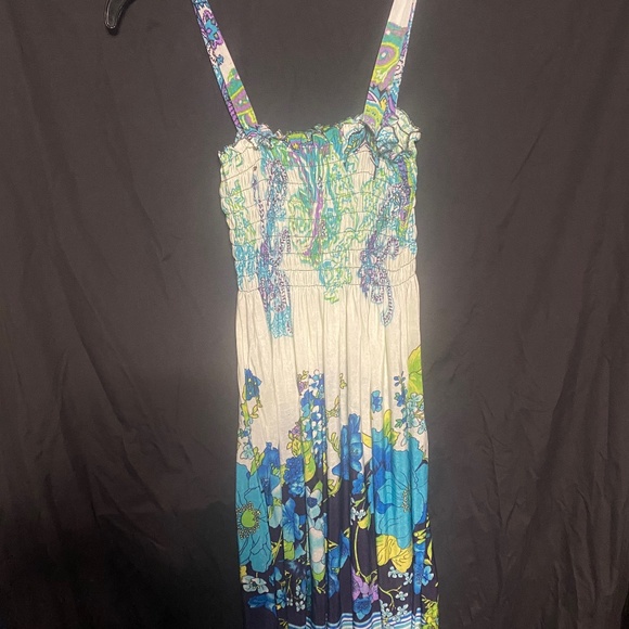 Dresses & Skirts - Dress